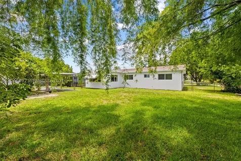 733 N Rainbow Drive Hollywood FL 33021