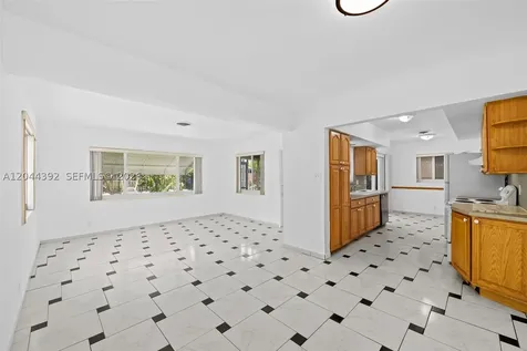 733 N Rainbow Drive Hollywood FL 33021