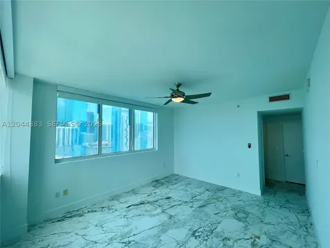 253 NE 2nd Street Miami FL 33132
