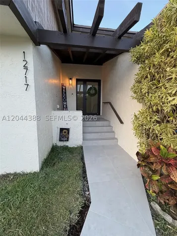 12717 SW 66th Terrace Miami FL 33183