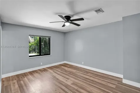611 SW 76th Terrace North Lauderdale FL 33068
