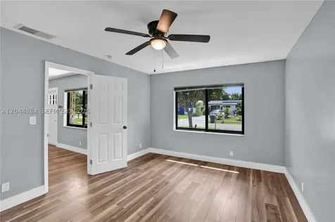611 SW 76th Terrace North Lauderdale FL 33068