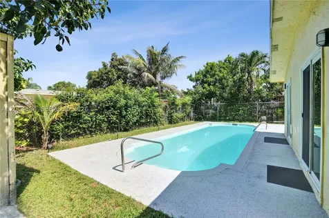 611 SW 76th Terrace North Lauderdale FL 33068