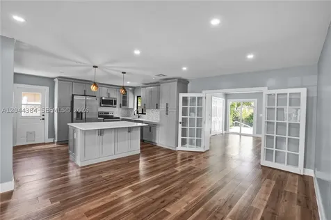 611 SW 76th Terrace North Lauderdale FL 33068