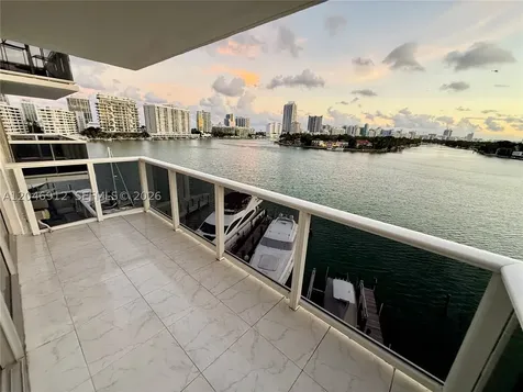 900 Bay Drive Miami Beach FL 33141