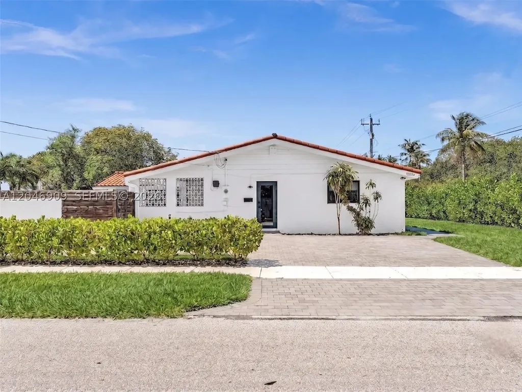 19225 NE 18th Avenue Miami FL 33179