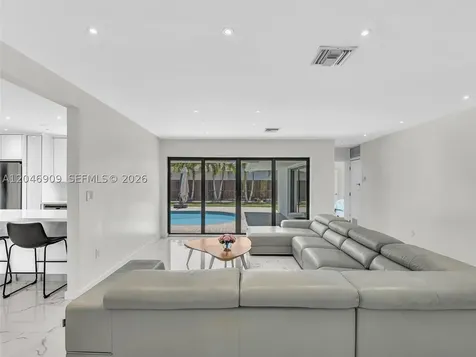 19225 NE 18th Avenue Miami FL 33179