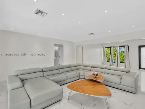 19225 NE 18th Avenue Miami FL 33179