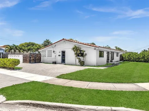 19225 NE 18th Avenue Miami FL 33179