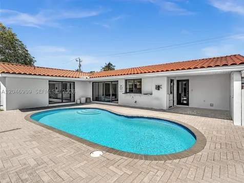19225 NE 18th Avenue Miami FL 33179