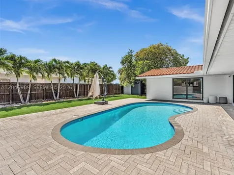 19225 NE 18th Avenue Miami FL 33179