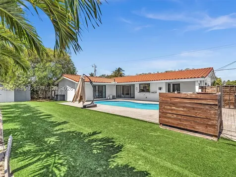 19225 NE 18th Avenue Miami FL 33179