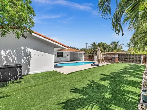 19225 NE 18th Avenue Miami FL 33179