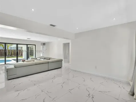 19225 NE 18th Avenue Miami FL 33179