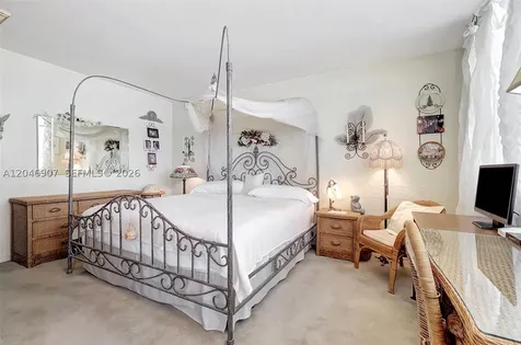 5005 Collins Avenue Miami Beach FL 33140