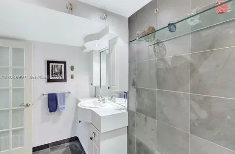 5005 Collins Avenue Miami Beach FL 33140