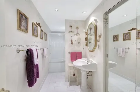 5005 Collins Avenue Miami Beach FL 33140