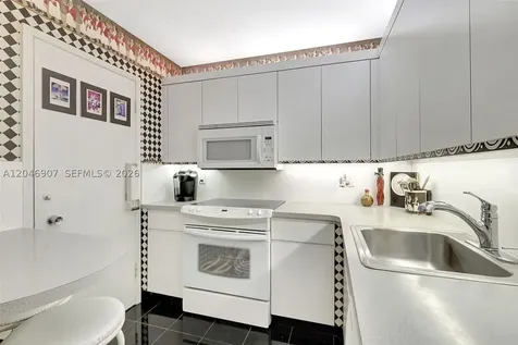 5005 Collins Avenue Miami Beach FL 33140