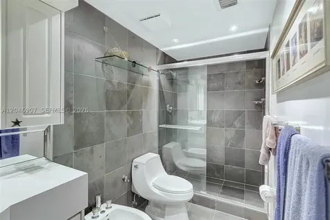 5005 Collins Avenue Miami Beach FL 33140