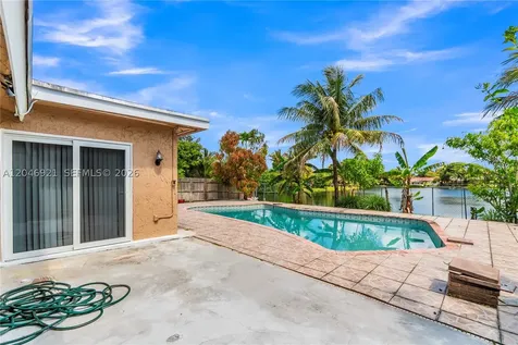 7421 SW 14th Court North Lauderdale FL 33068