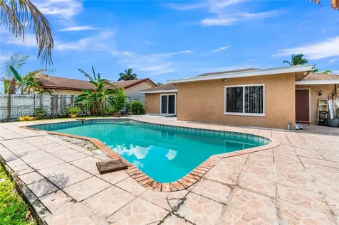 7421 SW 14th Court North Lauderdale FL 33068