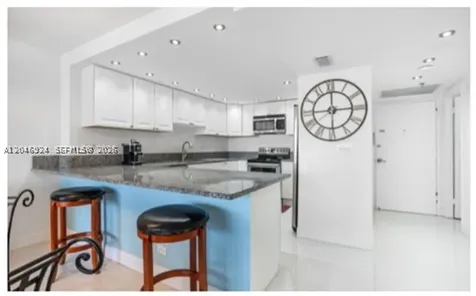 6039 Collins Avenue Miami Beach FL 33140