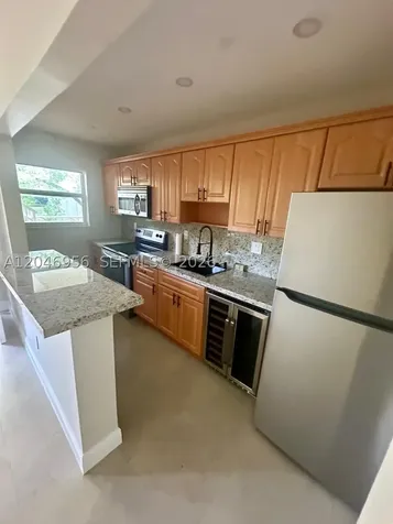 5839 SW 74th Terrace South Miami FL 33143