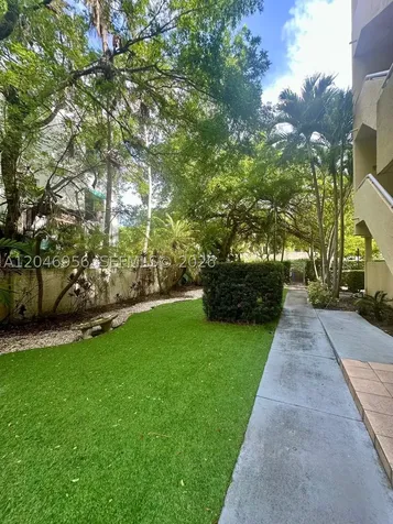 5839 SW 74th Terrace South Miami FL 33143