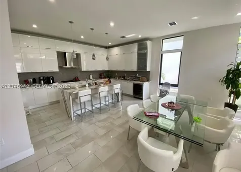8256 NW 48th Terrace Doral FL 33166