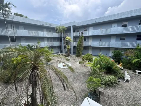 1725 W 60th Street Hialeah FL 33012