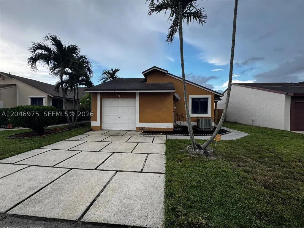 951 SW 109th Avenue Pembroke Pines FL 33025