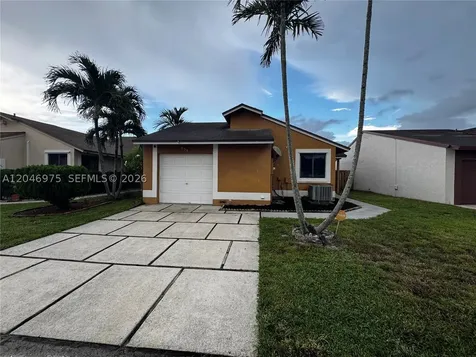 951 SW 109th Avenue Pembroke Pines FL 33025