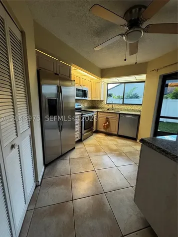 951 SW 109th Avenue Pembroke Pines FL 33025