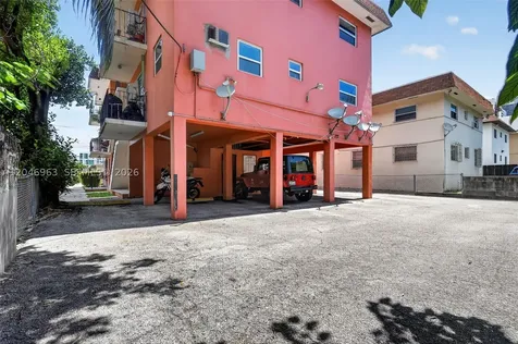 458 SW 9th Street Miami FL 33130