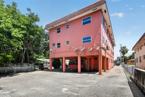 458 SW 9th Street Miami FL 33130