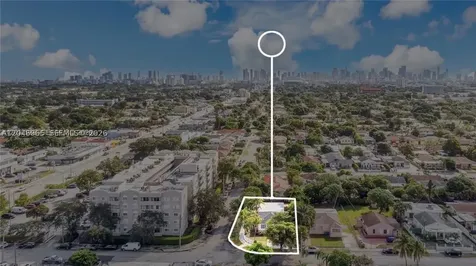 521 NW 33rd Avenue Miami FL 33125