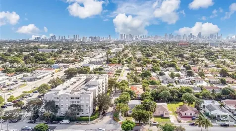 521 NW 33rd Avenue Miami FL 33125