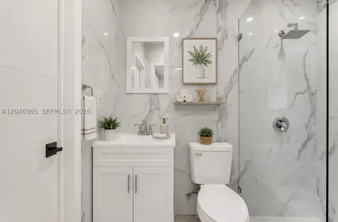 521 NW 33rd Avenue Miami FL 33125