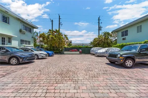 8550 Byron Avenue Miami Beach FL 33141