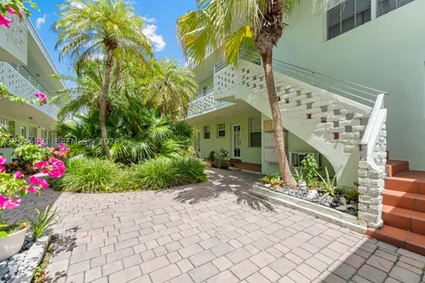8550 Byron Avenue Miami Beach FL 33141