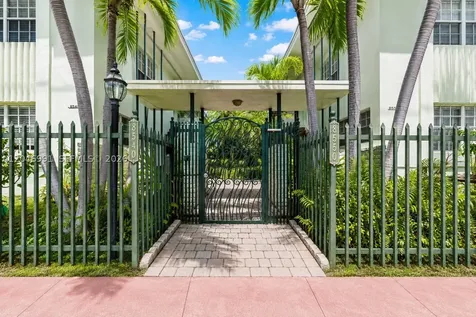 8550 Byron Avenue Miami Beach FL 33141