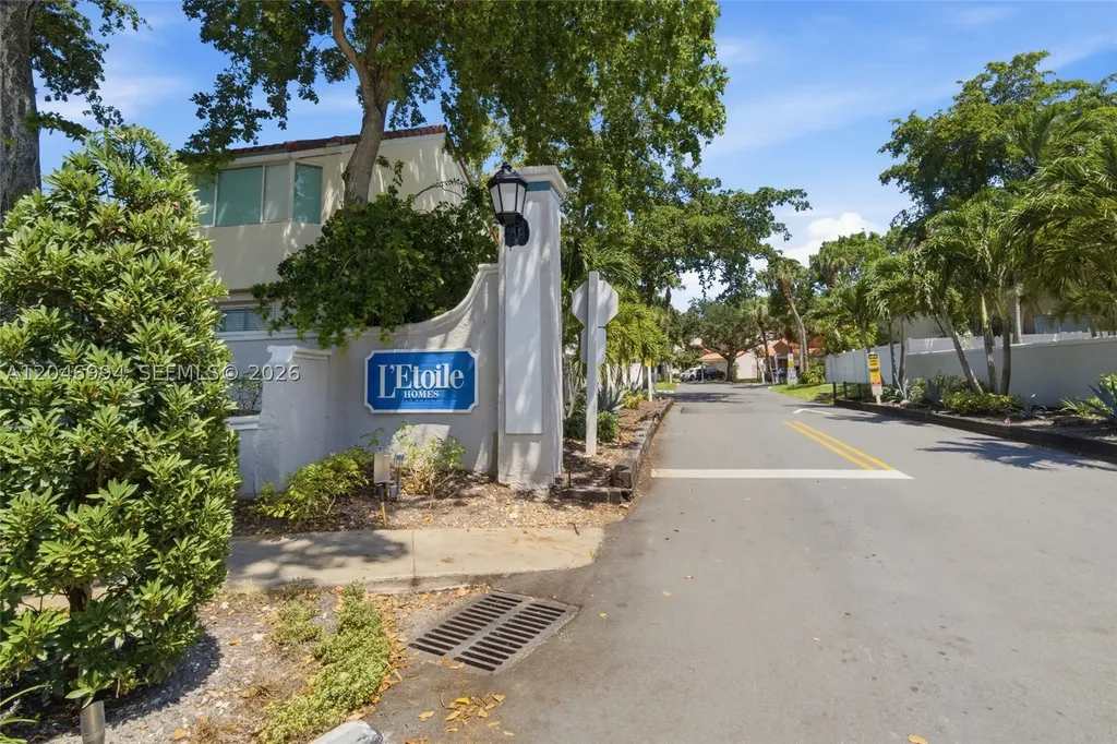 3715 Valais Drive Hollywood FL 33021