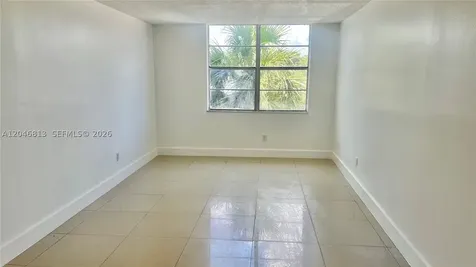 488 NW 165th St Road Miami FL 33169