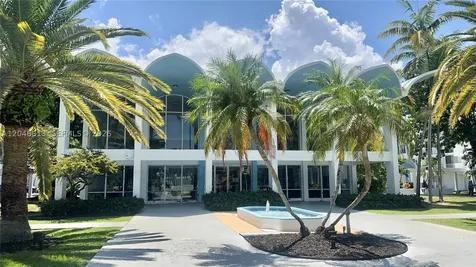 488 NW 165th St Road Miami FL 33169