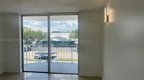 488 NW 165th St Road Miami FL 33169