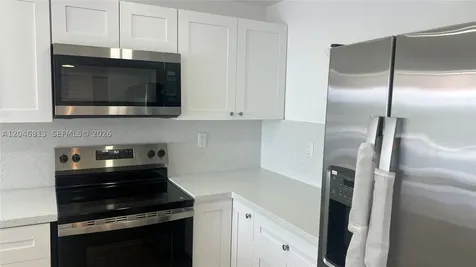 488 NW 165th St Road Miami FL 33169
