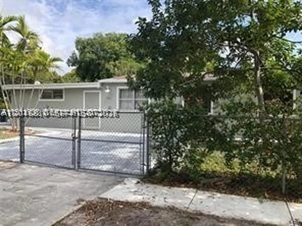 1575 NW 127th Street North Miami FL 33167