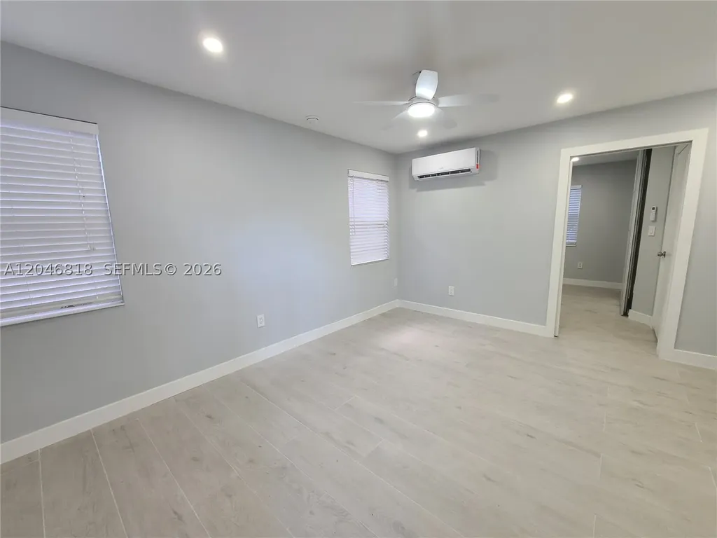 321 Hayes Street Hollywood FL 33019