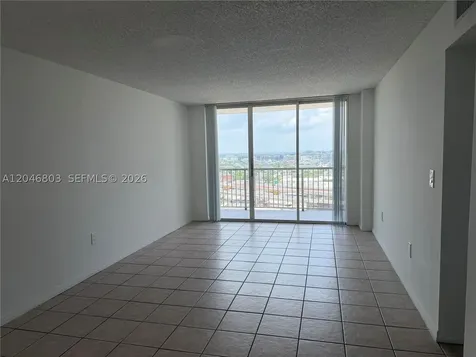 915 NW 1st Avenue Miami FL 33136