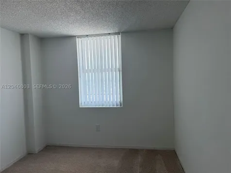 915 NW 1st Avenue Miami FL 33136